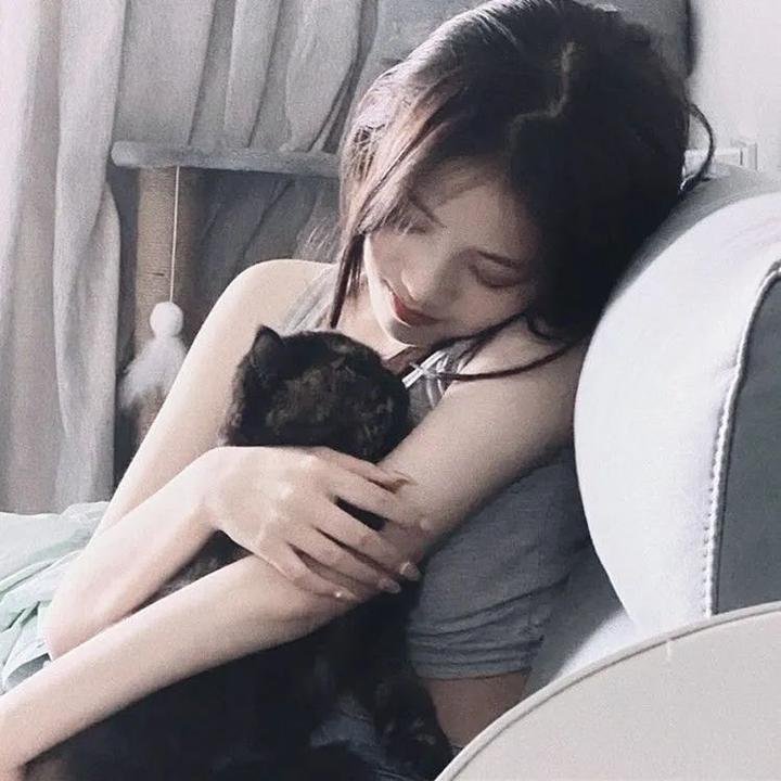 比基尼怪女